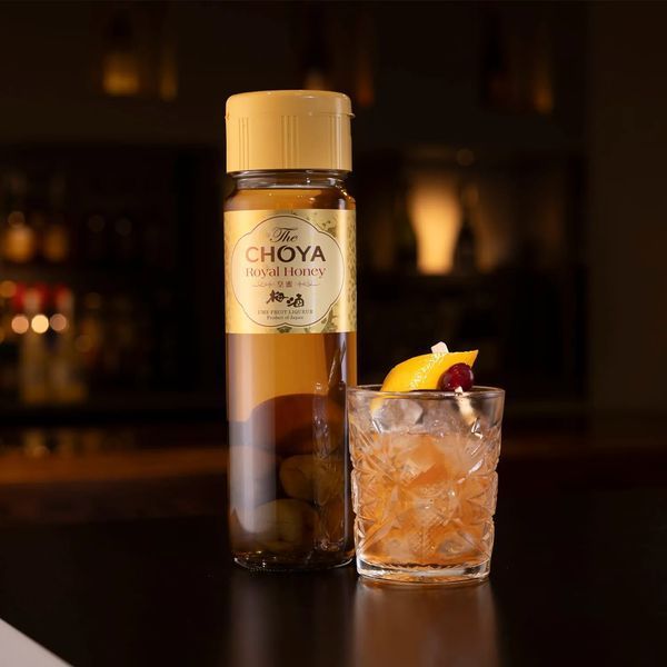 Лікер Choya Umeshu Royal Honey 0.7 л 15% CHO-UMS-RHY фото